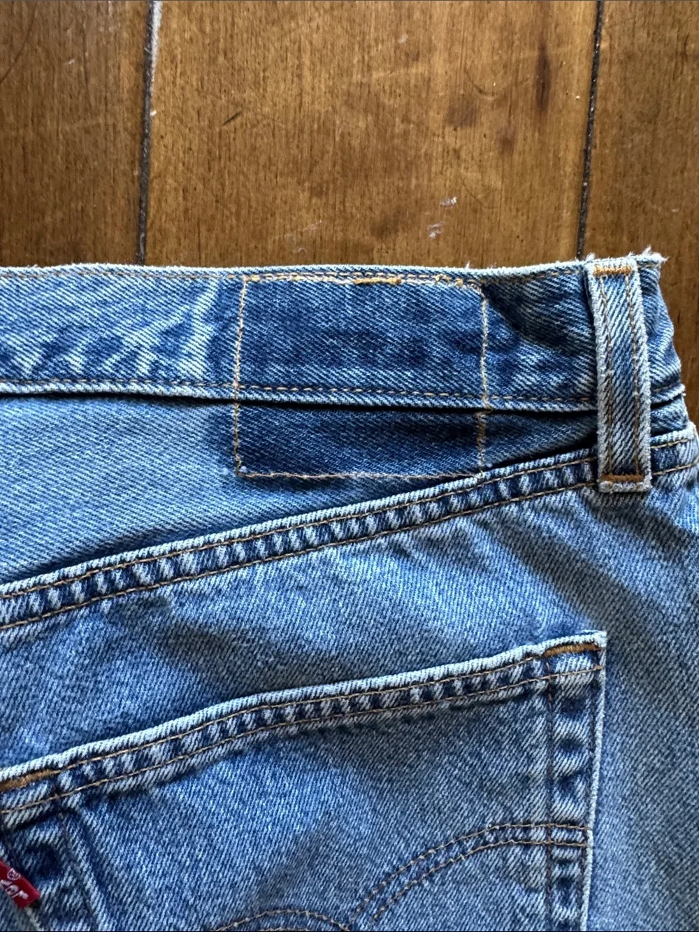 Levi's button fly 501- Light Blue Relaxed Fit Men's Jeans 32X30